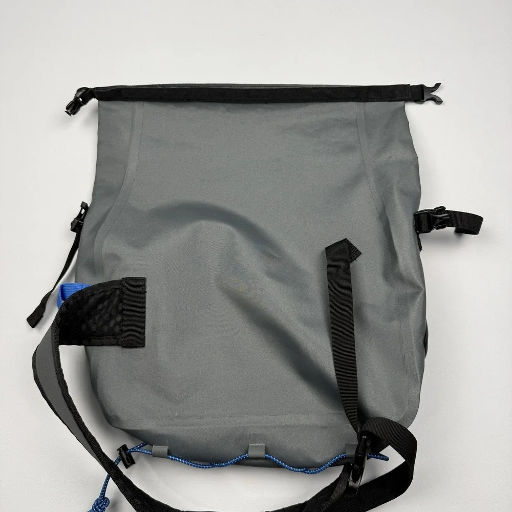 CHUMS Storm Rolltop Sling Utility Pouch Mens Gray 20L Waterproof Hiking New Tags